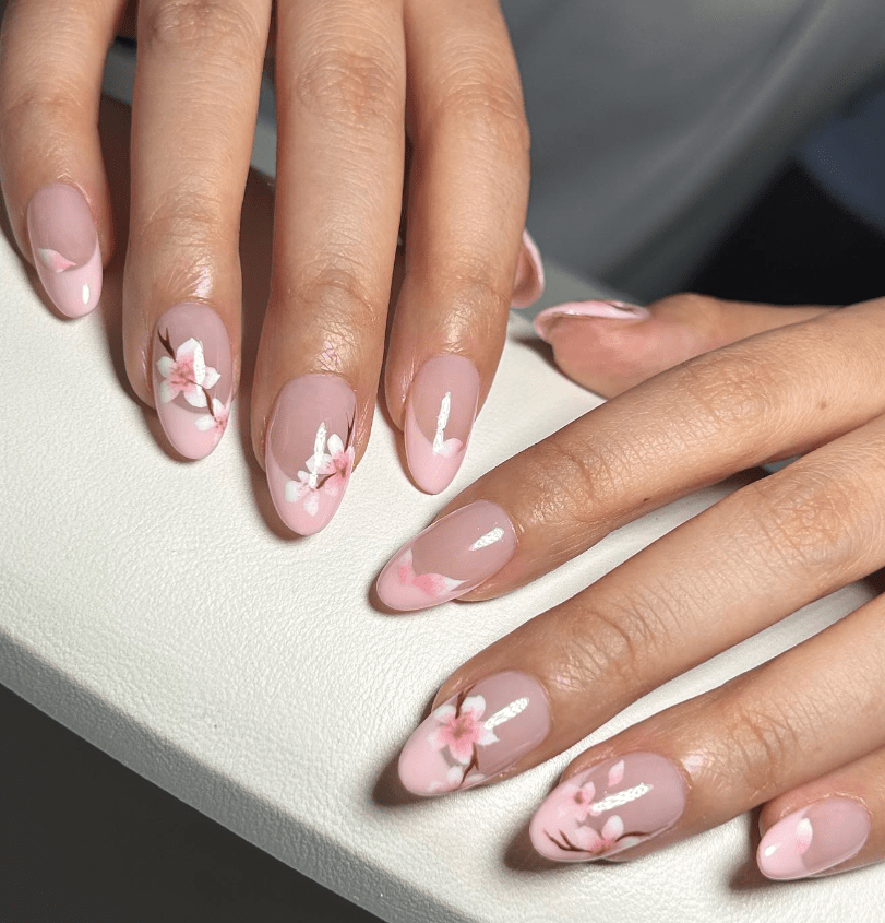 Chic and Sleek Short Almond Nail Designs for Summer 2023 Morovan