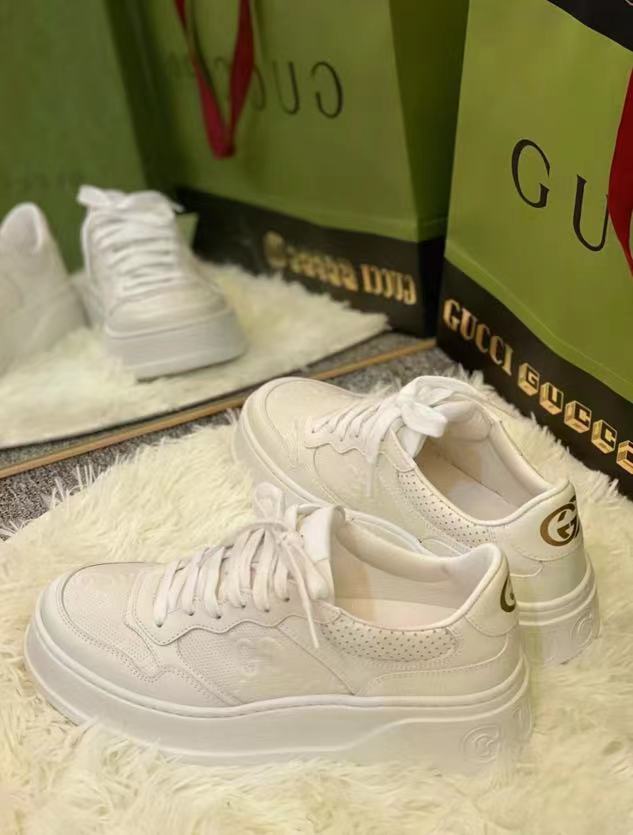 2023 new fashion Gucci® white shoes