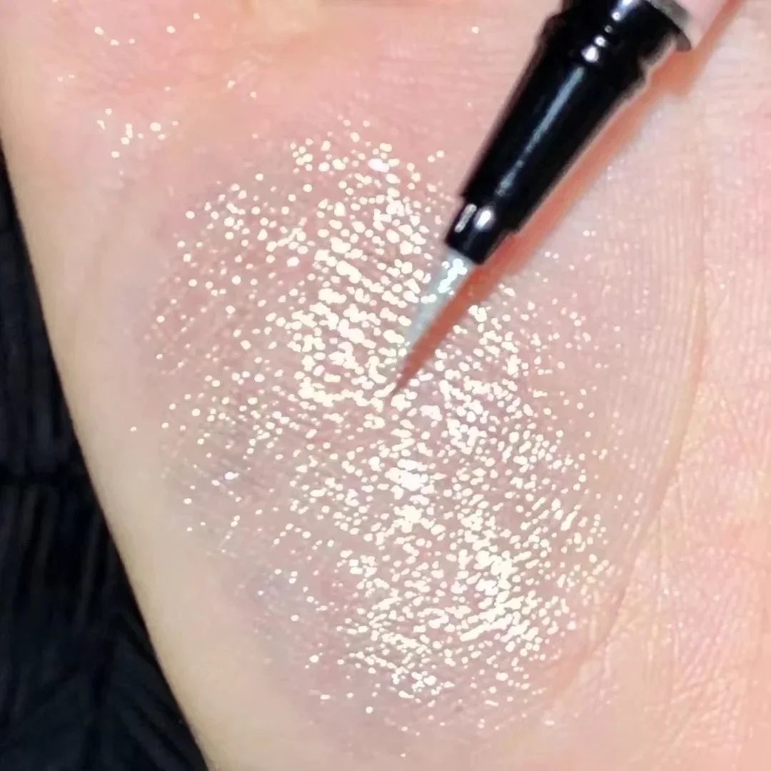 Pink Glitter Eyeliner Kimi