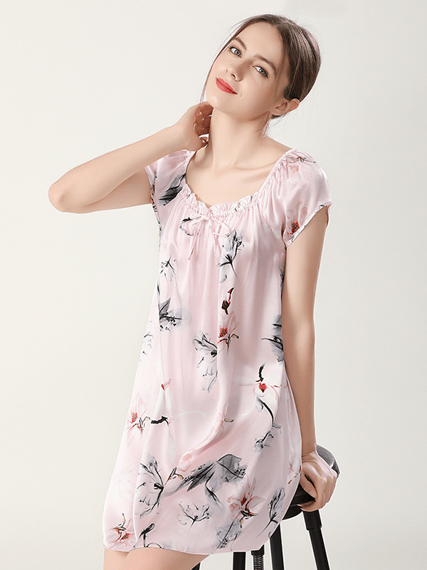 Soie Plus Robe de nuit en soie rose à fleurs