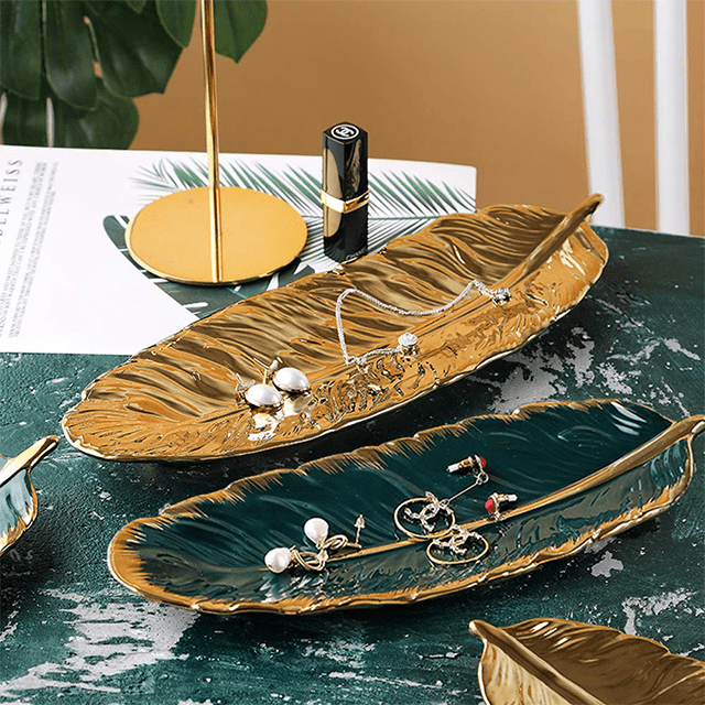 How to Make Resin Jewelry Without Molds