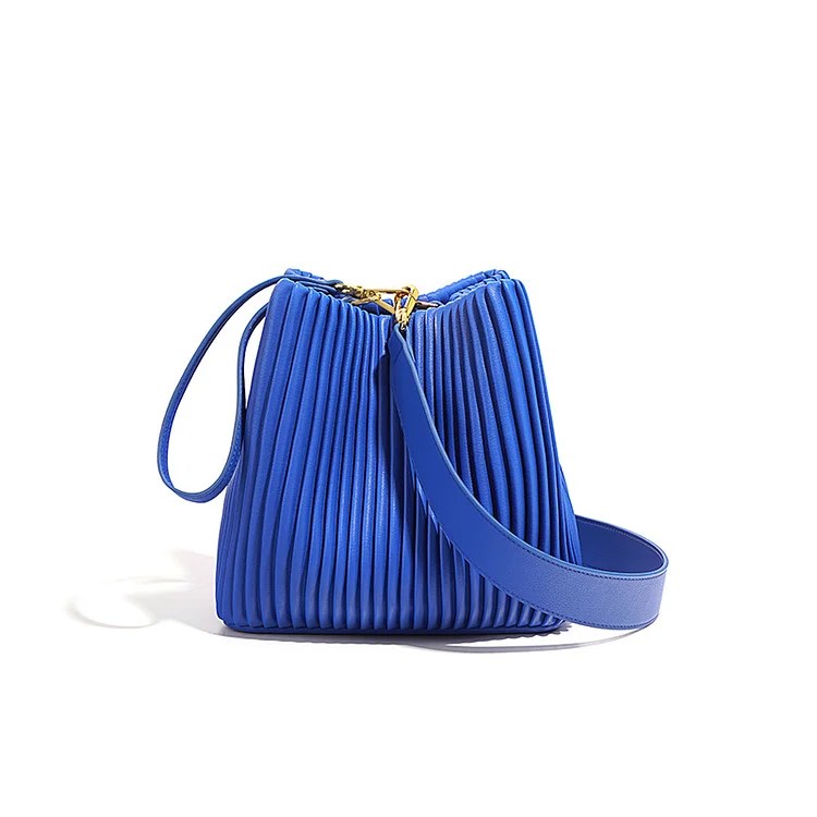 Wrinkled Leather Large Capacity Bucket Handbag