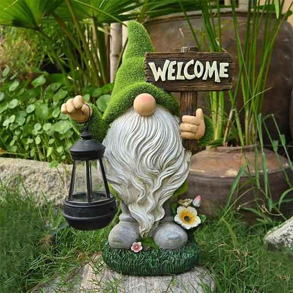 Wizard Gnome Figurine with Solar LED Lights, Garden Resin Dwarf Statue, Solar Gargen