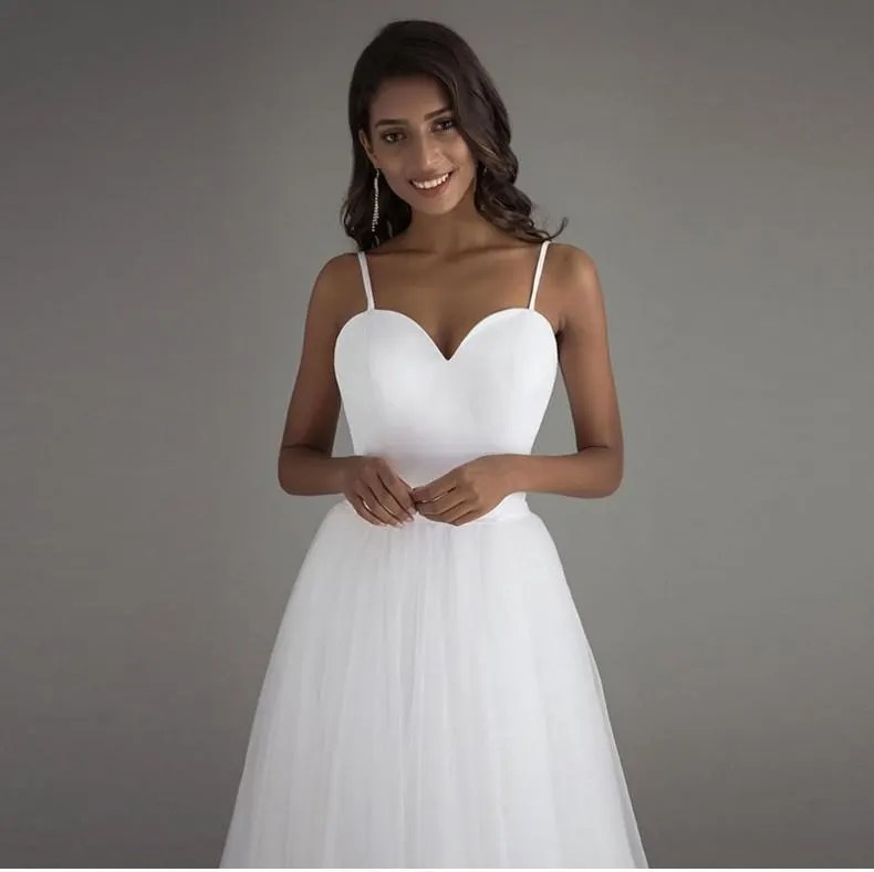 Simple suspender mesh wedding dress