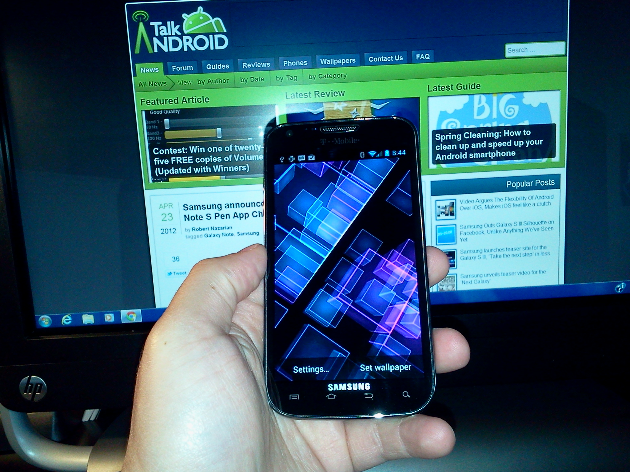 Toxic Bakery's "Cube Complex" Live Wallpaper Review (Video