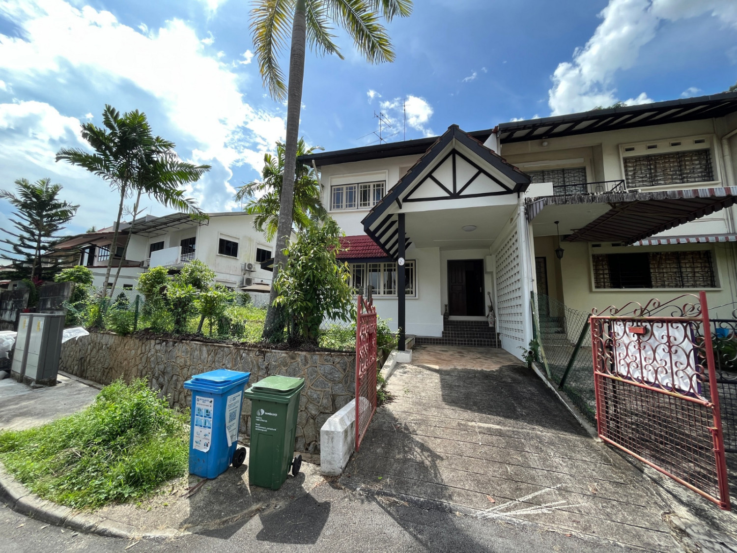 Corner terraced house at Ming Teck Park for sale at 6 mil Singapore