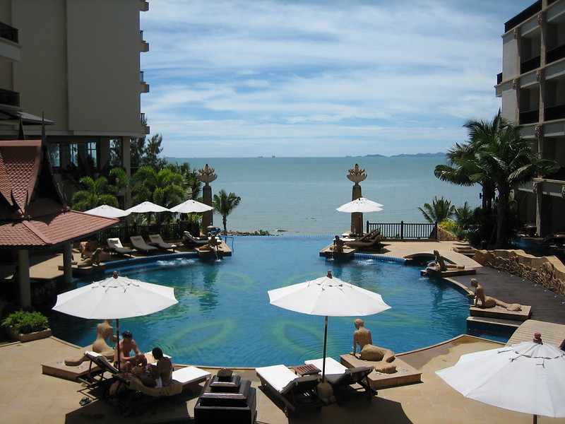 2006泰國之旅。Pattaya ─ Garden Cliff Resort and Spa