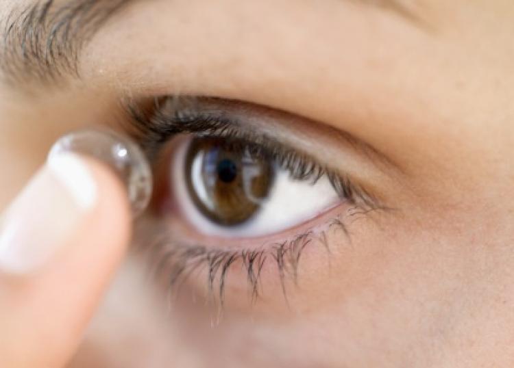 Man Blinded in Right Eye After Showering While Wearing Contact Lenses