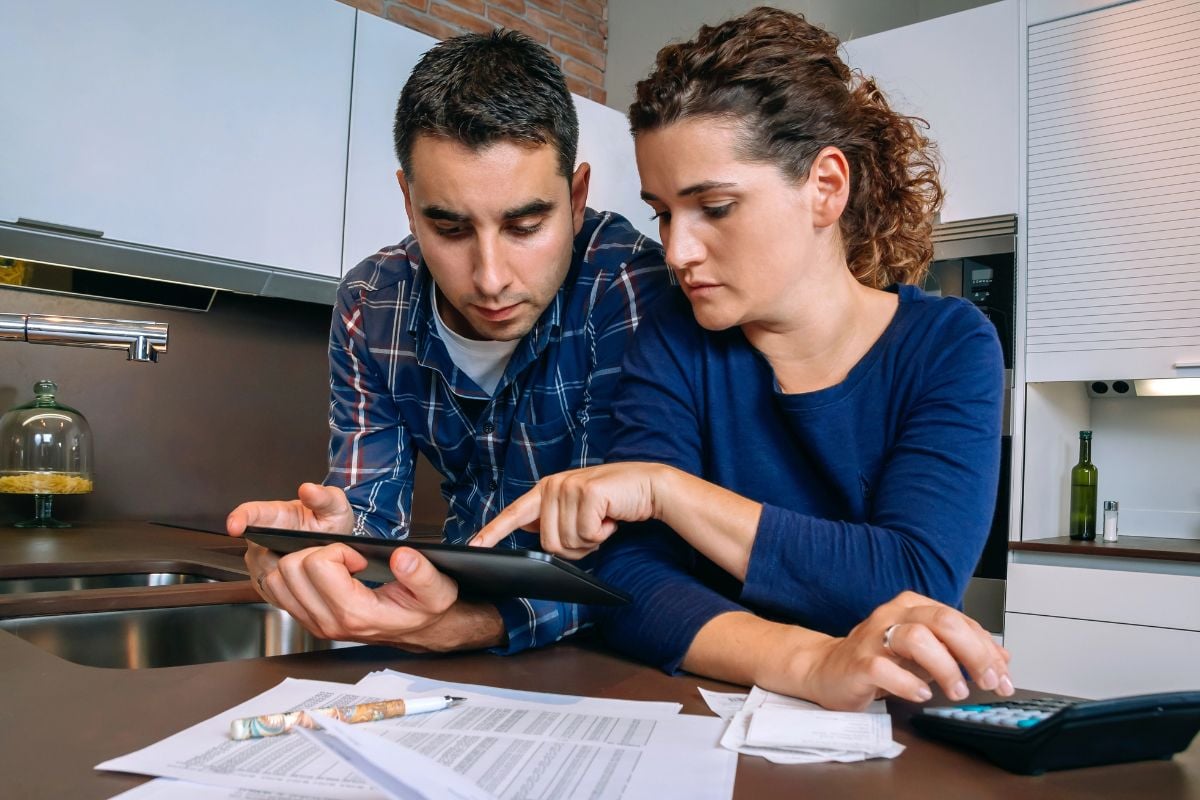 Woman Plans Secret Bank Account To Hide Inheritance From Longtime Partner