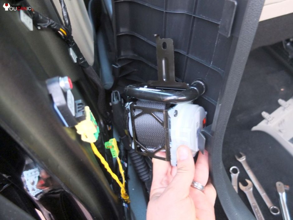 How To Access Your Car’s Seatbelt Retractor Toyota Ask