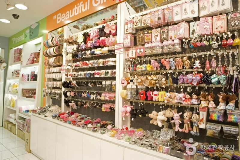 Artbox Yonsei University Branch 연세대점 TRIPPOSE