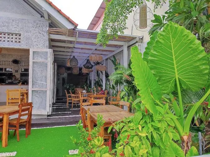 The Bali Bible Patio Coffee & Comfort Food, Sanur