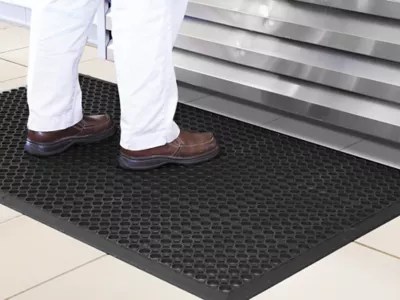 Slip Resistant Mat Black, 1/2" thick, 3 x 5' H1703 Uline