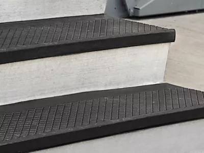 Huellas para Escalera Exterior Caucho, 48 x 12", Negras H6558 Uline