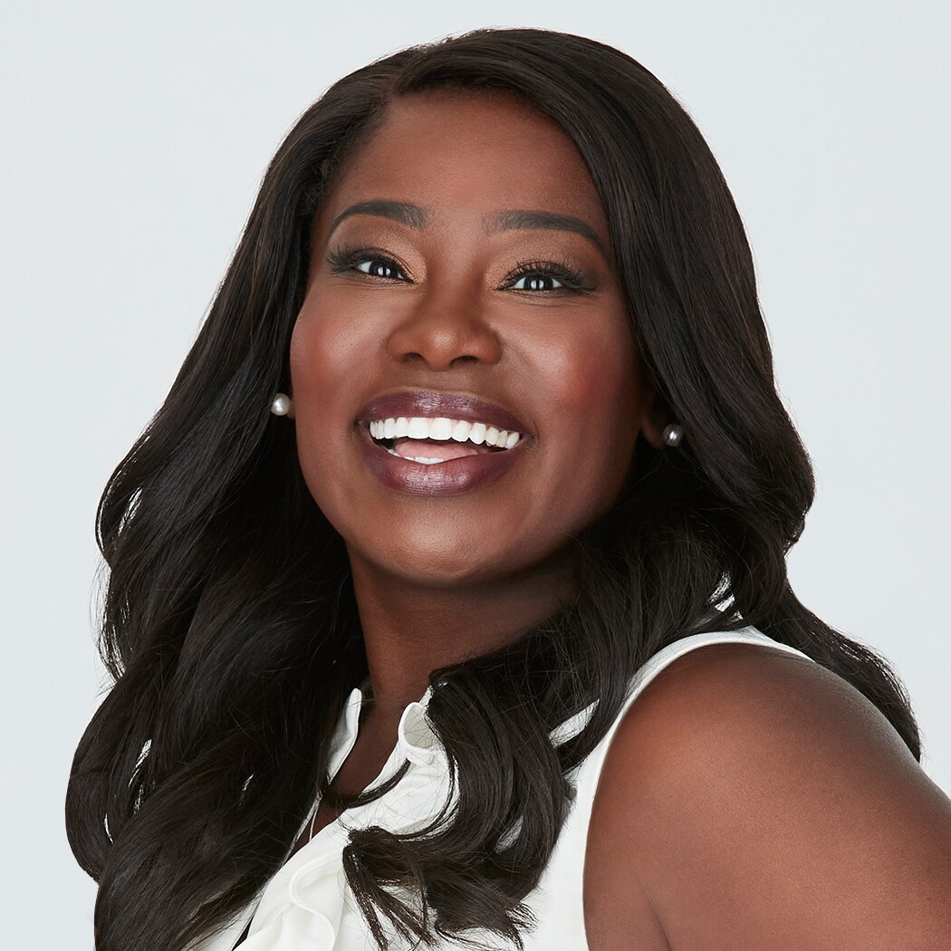 NICOLE WALTERS She's The Boss cast