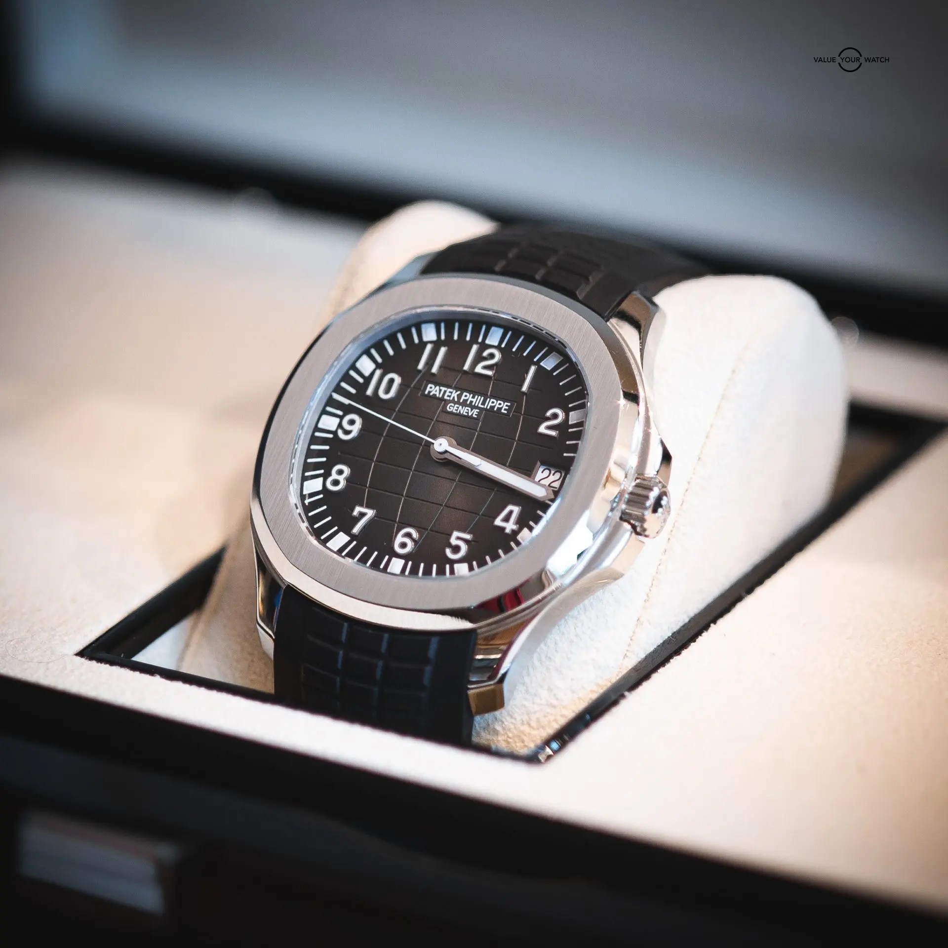 2021 Patek Philippe Aquanaut 5167/1A001 (aka 5167A) Black Dial 40mm