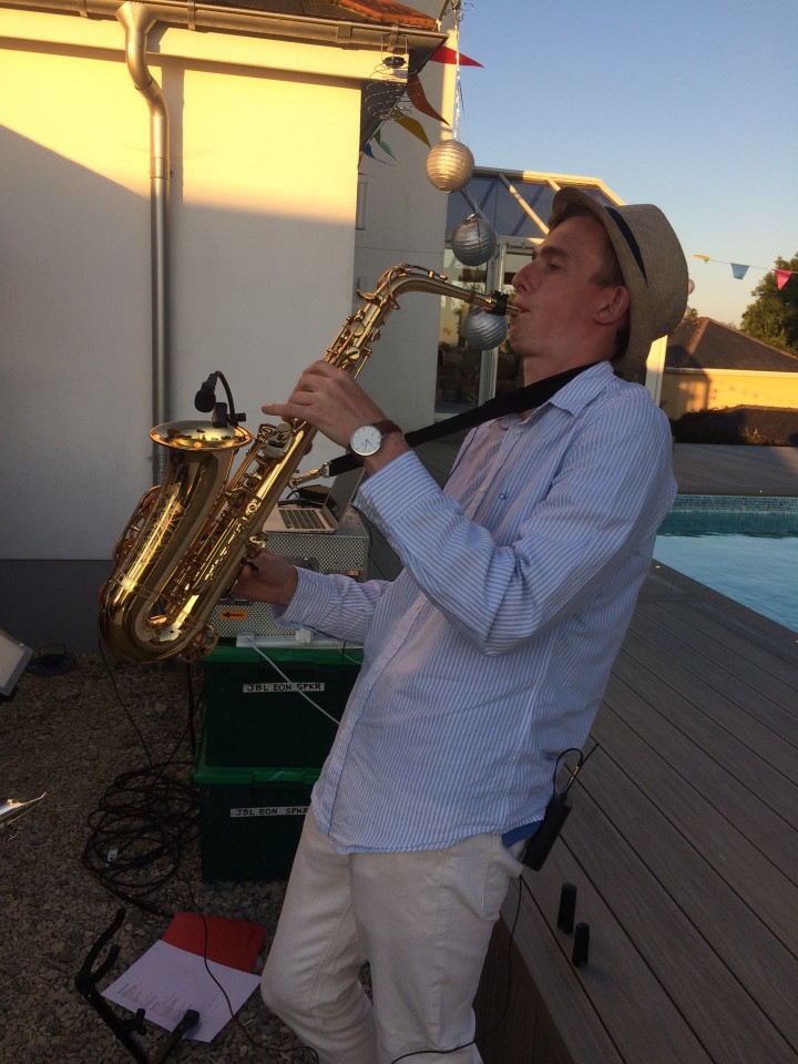 Lloyd On Sax Saxophonist For Hire In South Wales
