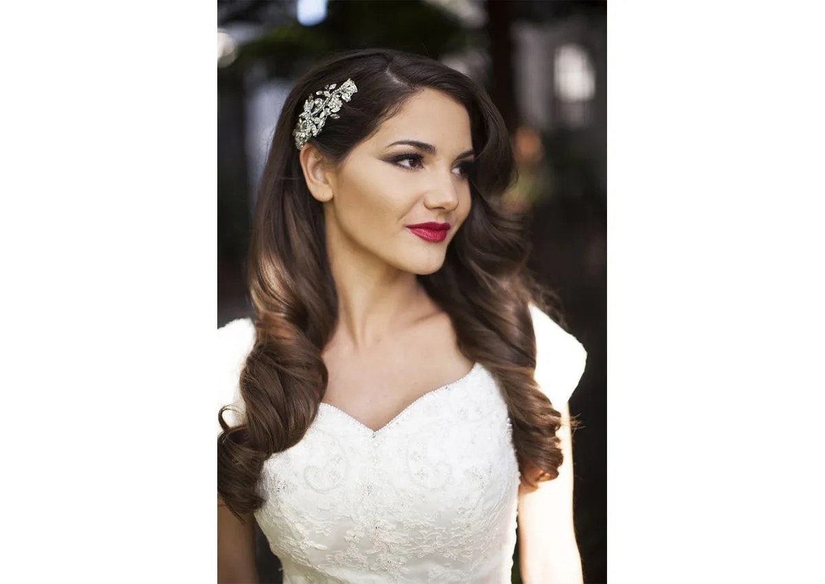 إليك اجمل تسريحات شعر للزواجات ناعمه! Yasmina