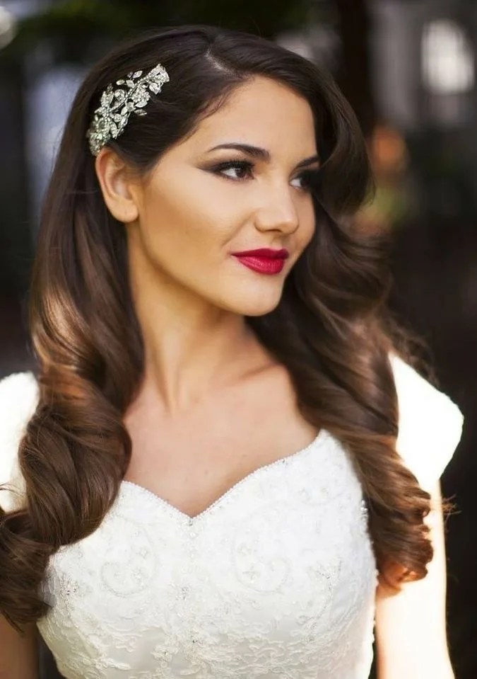 إخترنا لك أجمل صور تسريحه ناعمه للزواج Yasmina