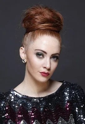 إعتمدي في سهراتكِ أجمل تسريحة شعر! Yasmina