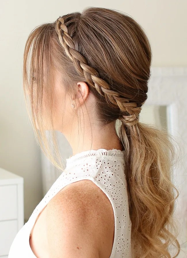 استوحي إطلالتك من موديلات تسريحات شعر سهلة جدا Yasmina