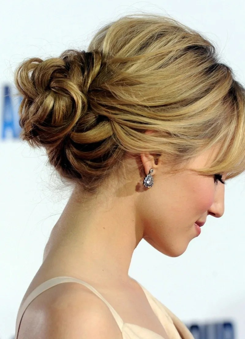 تسريحة شعر مرفوعة لأناقة لا تقاوم Yasmina