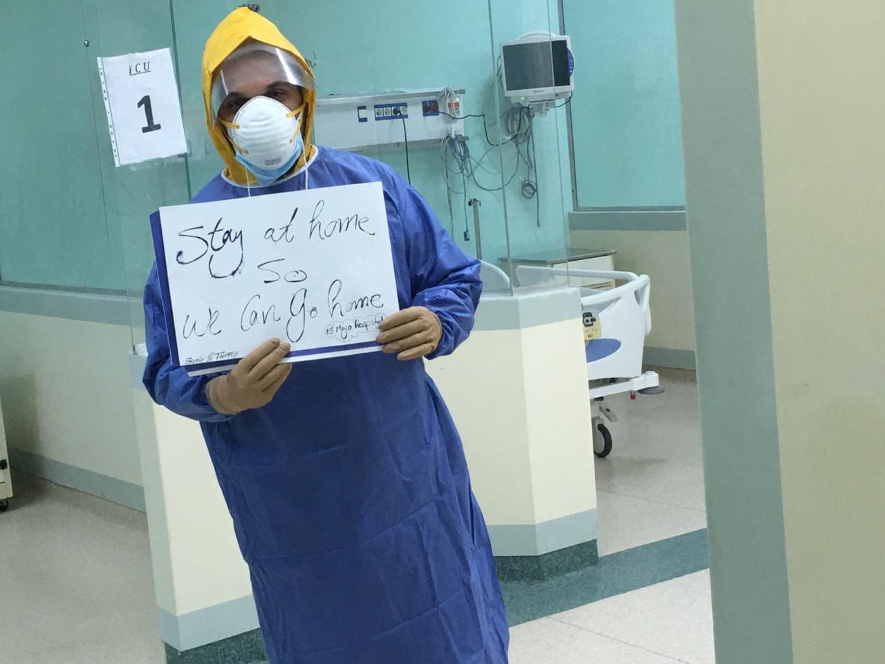 مصريون على خط النار.. أطباء وممرضون وصيادلة فى "لوحة شرف