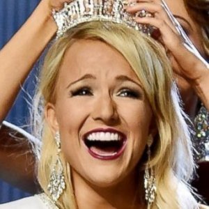 Sketchy Things Everyone Ignores About the Miss America Pageant - ZergNet