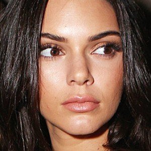 How You Can Tell That All of Kendall Jenner's Romances Are Fake - ZergNet