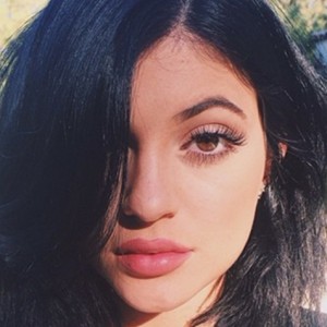 Kylie Jenner in Real Life vs. Instagram - ZergNet