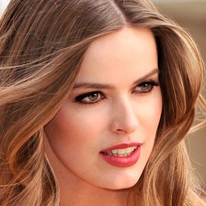 5 Plus Size Models Who Are Taking Over The World - ZergNet