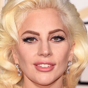 Lady Gaga Just Leaked The First Glimpse Of Her As Harley Quinn - ZergNet