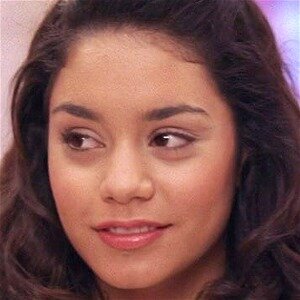 These Former Disney Stars Had Insanely Stunning Transformations - ZergNet