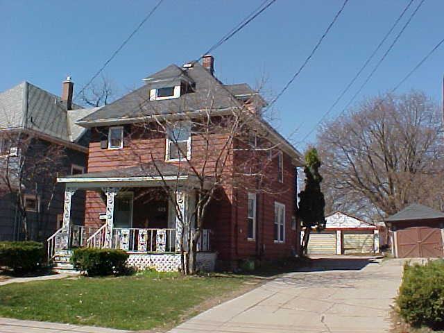 429 N Pine St, Lansing, MI 48933 1 Bedroom Apartment for 745/month