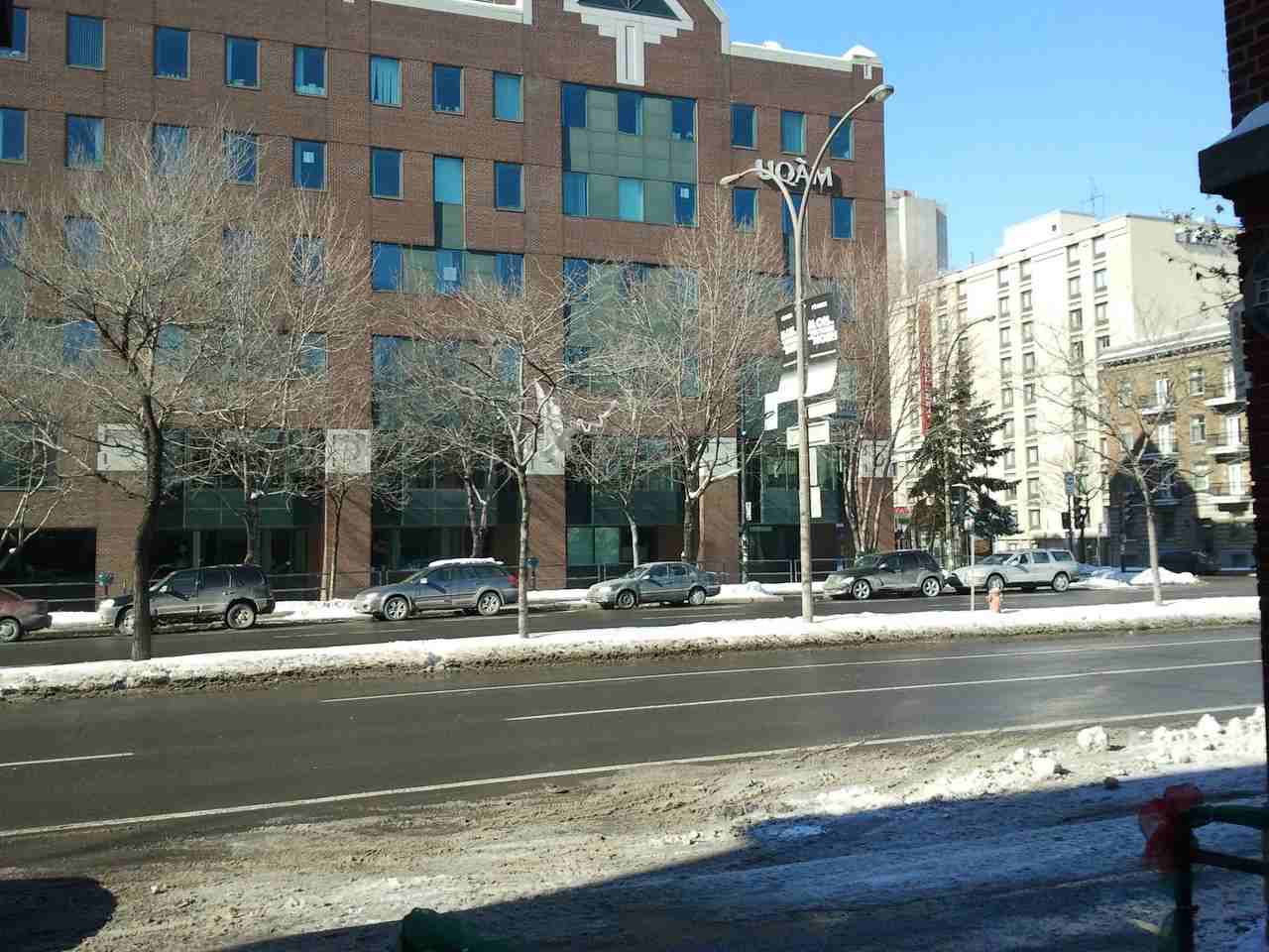 434 Boulevard RenéLévesque E, Montréal, QC H2L 2K9 Studio Apartment