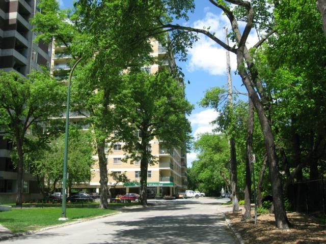 300 Roslyn Rd 10L, Winnipeg, MB R3L 0H7 1 Bedroom Condo for 1,100