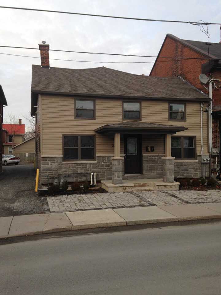 253 Queen St 1, Kingston, ON K7K 1B5 4 Bedroom Apartment for 650