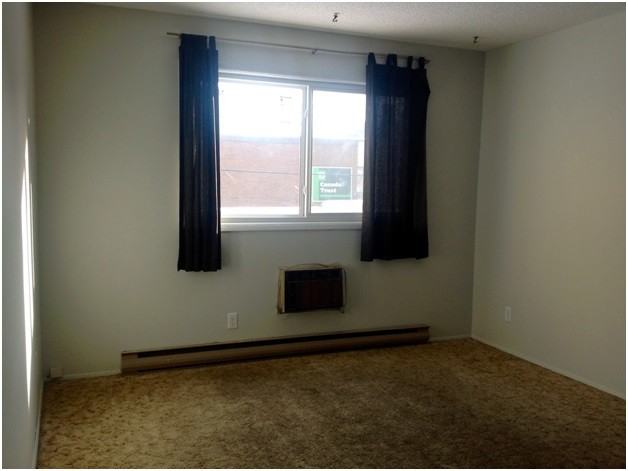 935 Rosser Ave, Brandon, MB R7A 0L3 1 Bedroom Apartment for 650/month