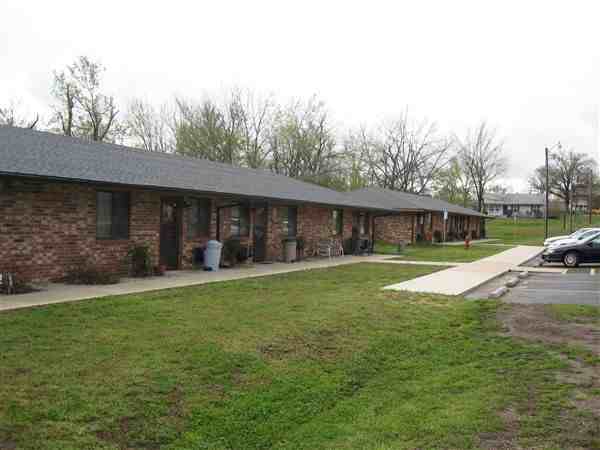 Boyer Place Apartments 525 R'Weis Drive, Alba, MO 64830 Zumper