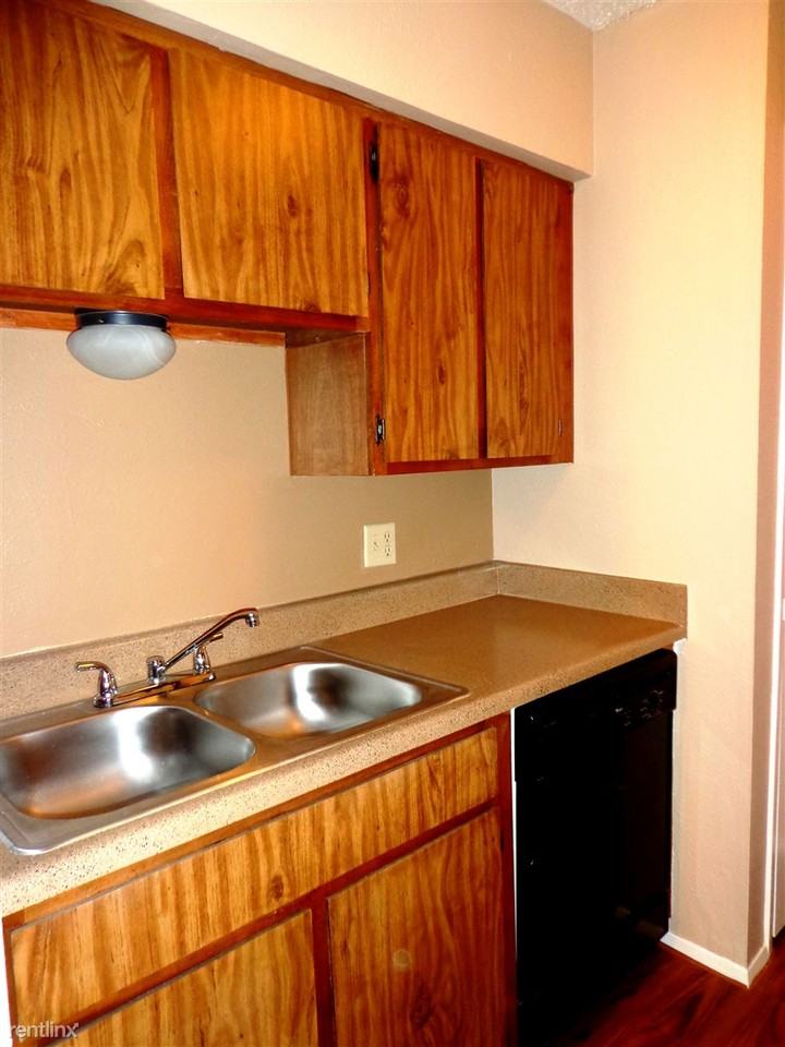 Huntington Hills Apartments 2500 N Eastman Rd, Longview, TX 75605