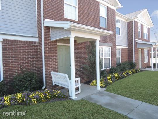 Hillside Apartments and Townhomes 500 Innovation Way, Radcliff, KY