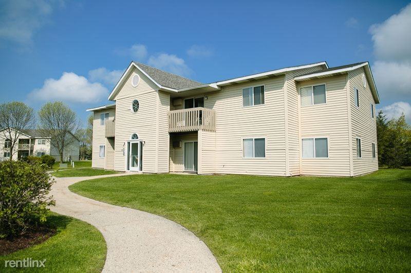 Maplewood Square Apartments 301 Maplewood St, Greenville, MI 48838