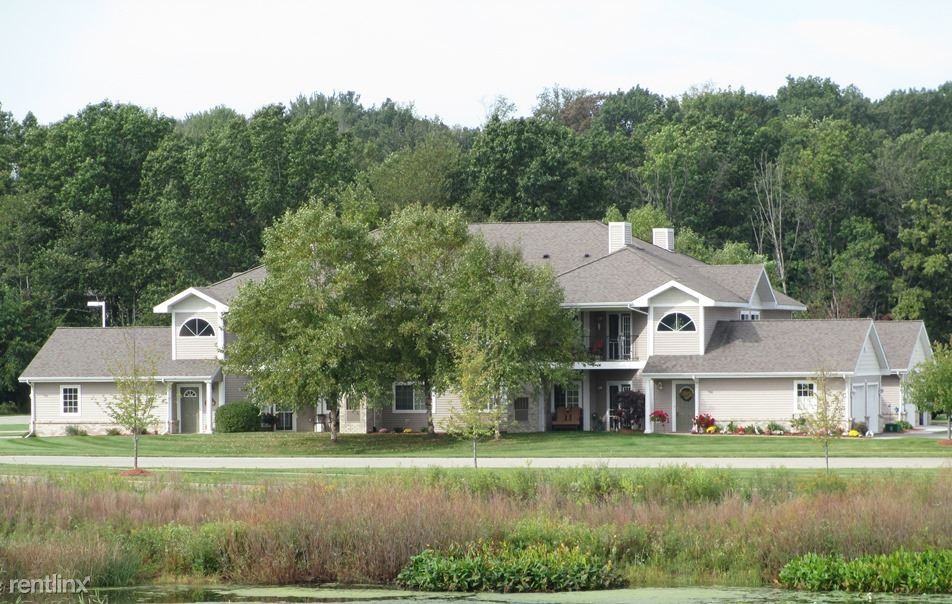 Meadow Ridge Apartments & Townhomes 1605 Meijer Dr, Greenville, MI