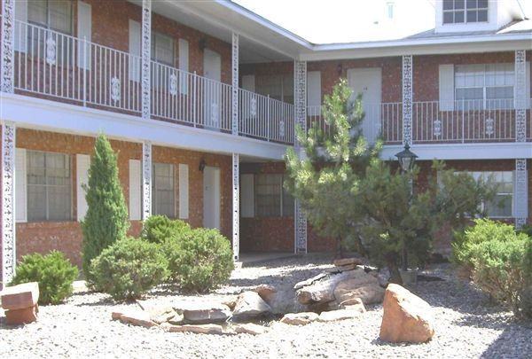 Queens Point Manor Apartments (NE) 3308 Morris St NE, Albuquerque, NM