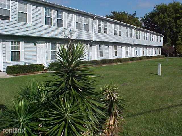 High Edge Townhouse Apartments 830 Buckroe Ave, Hampton, VA 23664