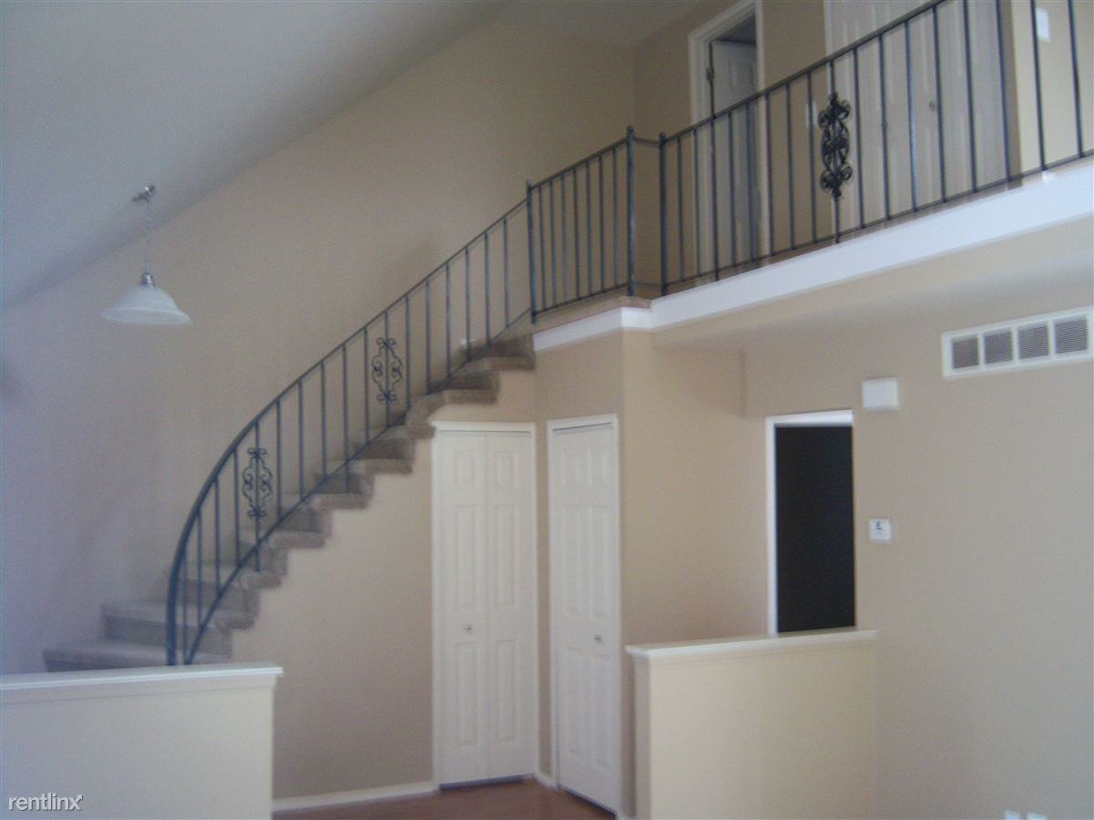 Royal Woods Townhomes Apartments 13895 Sibley Rd, Riverview, MI 48193