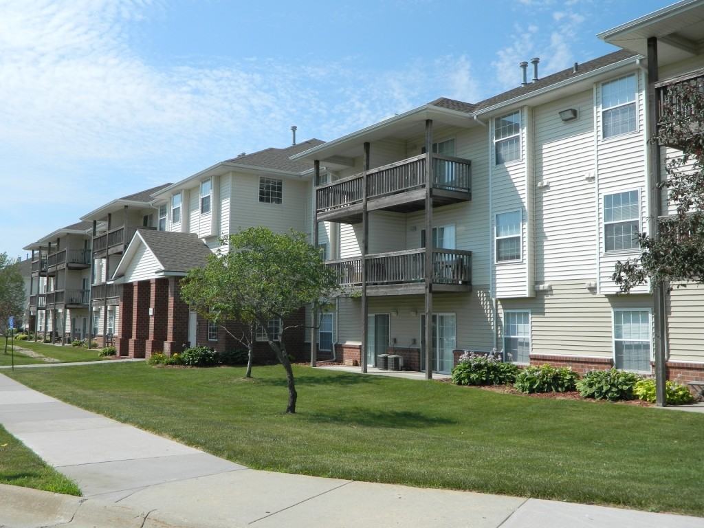 Kings Gate Senior Residences Apartments 7055 Crown Point Ave, Omaha