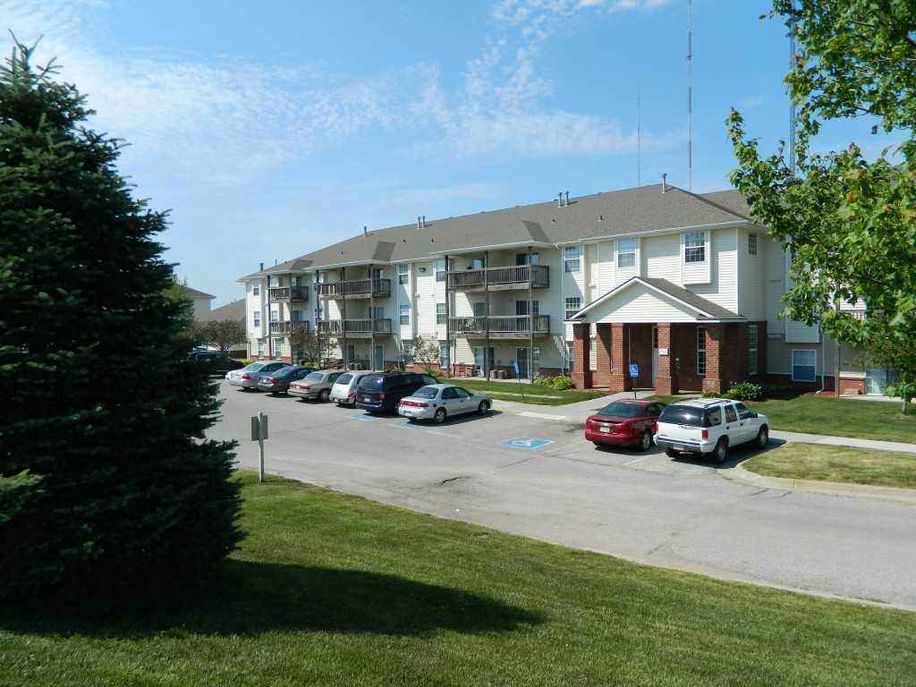 Kings Gate Senior Residences Apartments 7055 Crown Point Ave, Omaha