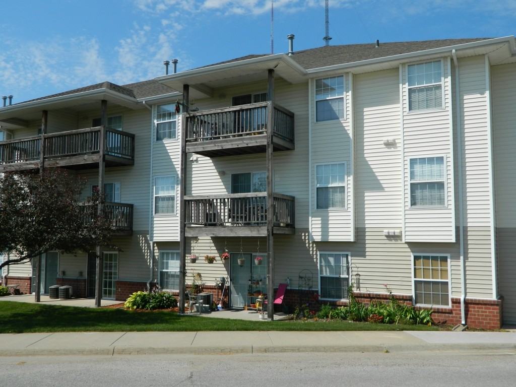 Kings Gate Senior Residences Apartments 7055 Crown Point Ave, Omaha