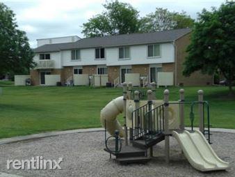 Silver Maple Village Apartments 601699 Dewey St, Lapeer, MI 48446